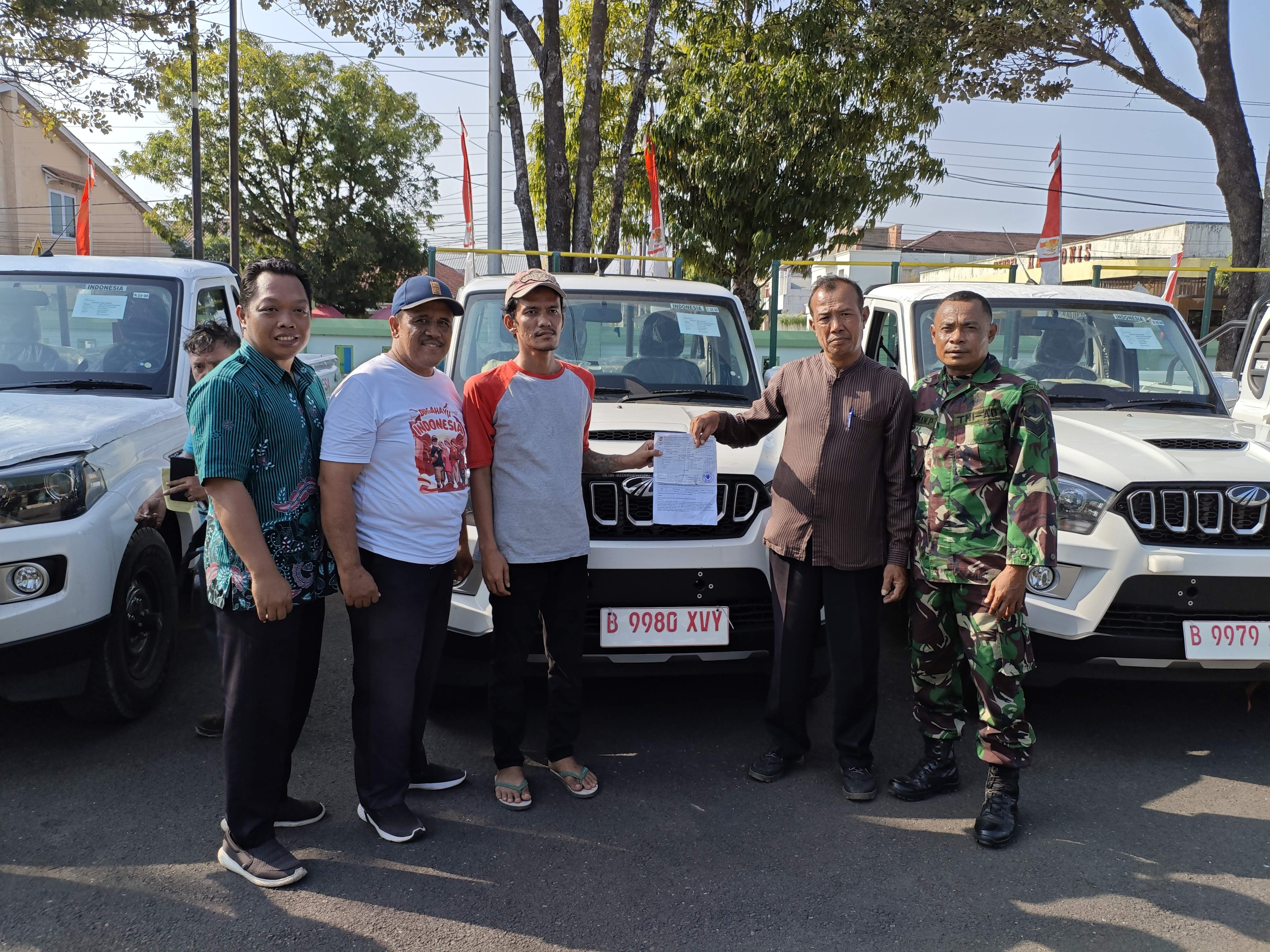Penerimaan Mobil Pick Up Koperasi Desa Merah Putih